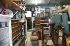 Mobili-in-vendira-allinterno-dello-spazio-espositivo-2